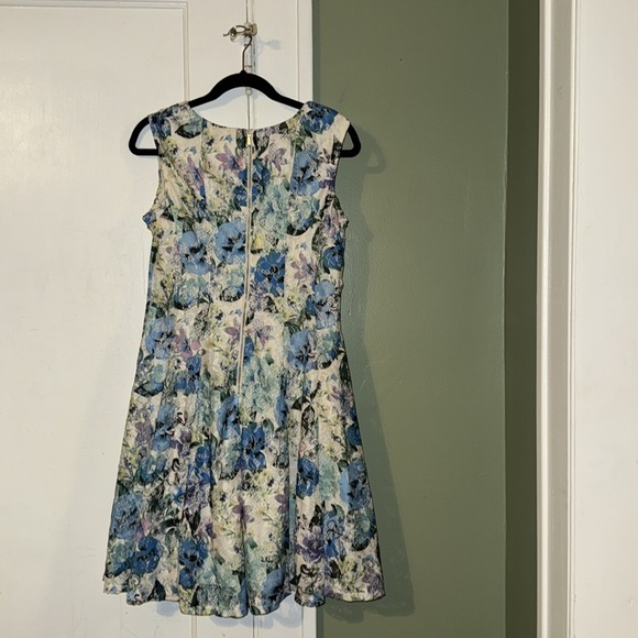 Roz & Ali Womens Floral Short Sleeve Dress Size 8 NWT Blue and Purple - Picture 3 of 10